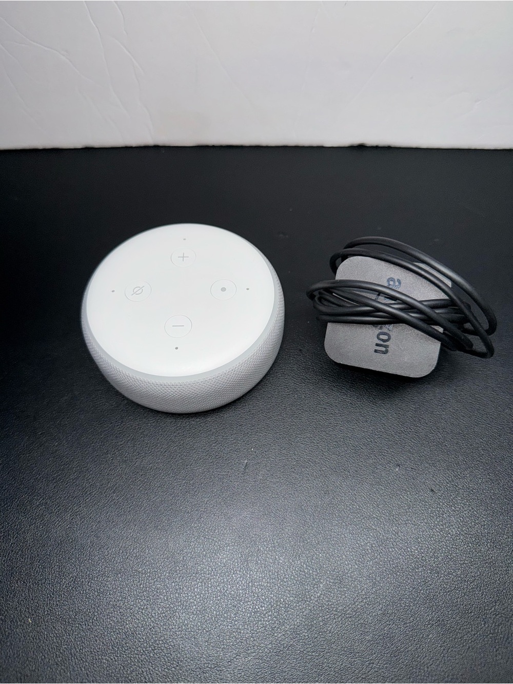 Amazon Echo Dot 3rd Gen Portable Wireless Smart Speaker Model D9N29T working